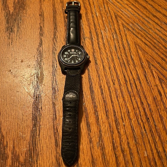 Vintage Victorinox Swiss army watch - Picture 2 of 5